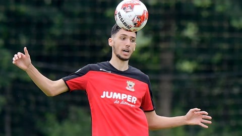 的赛场上为 的赛场上为