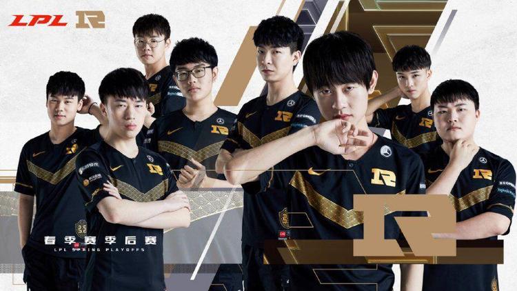 在发布会上 在发布会上