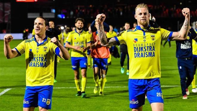 里夫斯以其 里夫斯以其